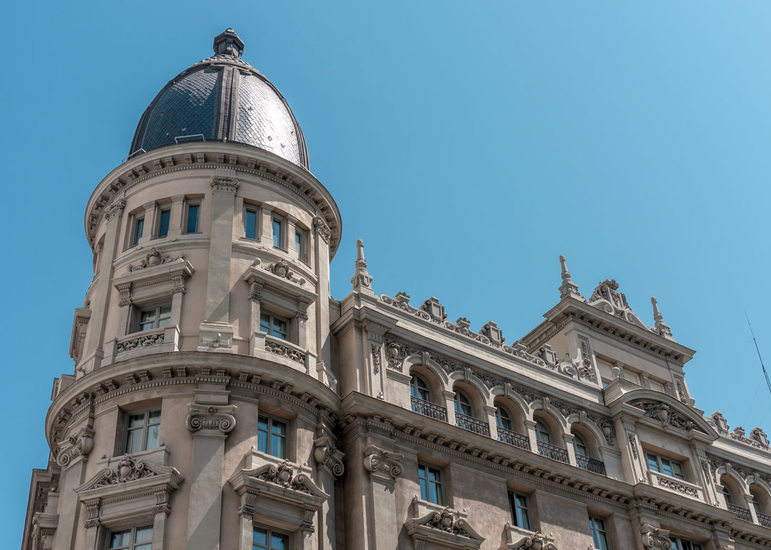 planes-verano-madrid-edificio-historico-palacete-arquitectura-casino-gran-via