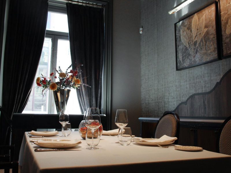 Casino Gran Vía restaurante con salón privado en Gran Vía de Madrid detalle de mesa preparada para comida privada