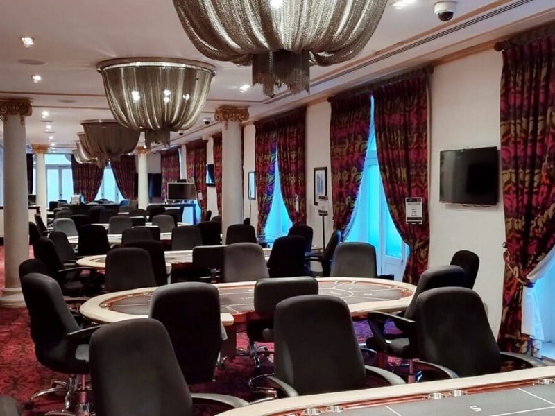 Zona de juego del Poker Room Bar en Gran Vía Madrid